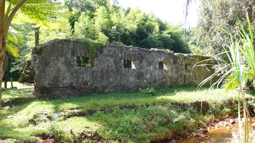 Vestiges du bagne de Prony.JPG - Vestiges du bagne de Prony. Août 2014